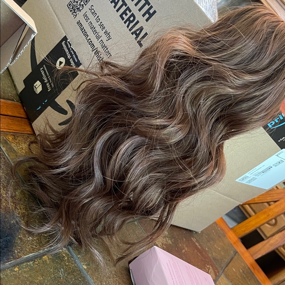 Luxurious Brown Wavy Hair Extension